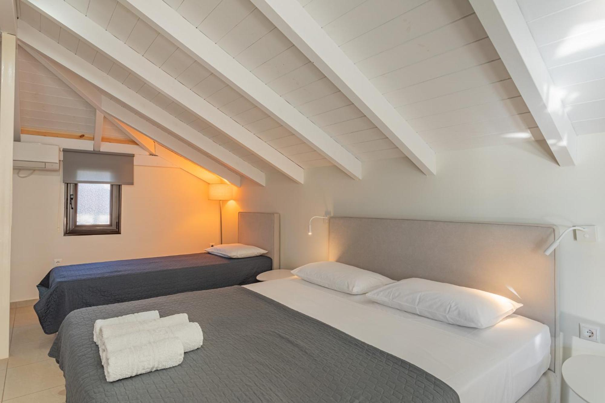 Blue Lagoon Suites At 스투파 외부 사진